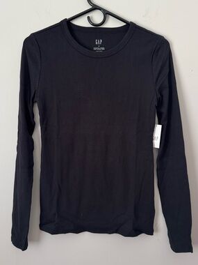 🆕 GAP - Women’s Essential Rib Long Sleeve Crewneck Top - Black - M